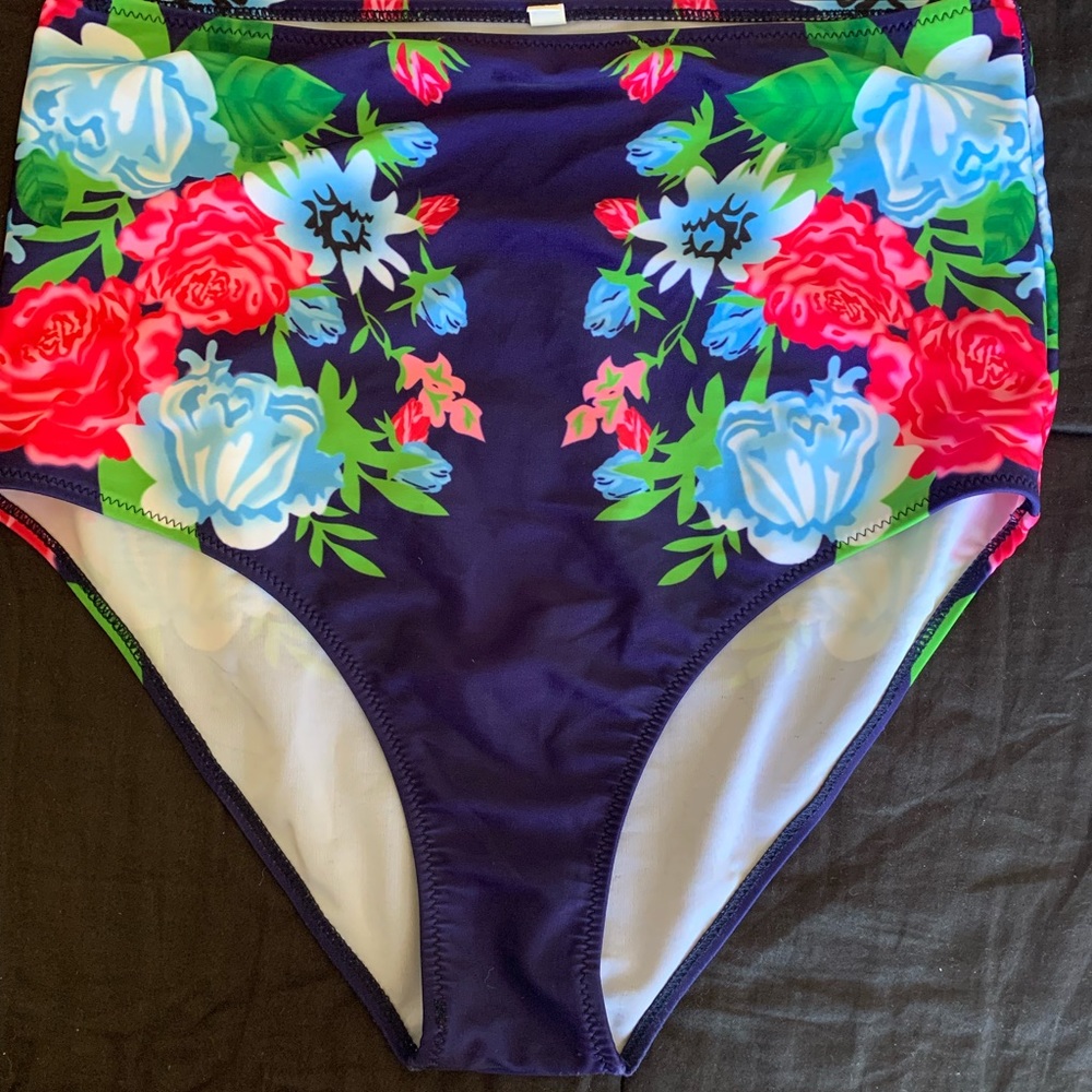 Vintage high waisted swim suit bottoms!